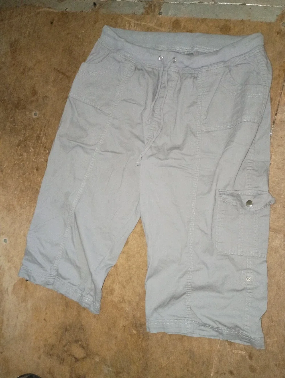 Hastings & Smith Roll Tab Hem Twill Cargo Capris Size 14